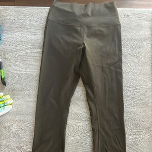 LULULEMON 21” crop leggings